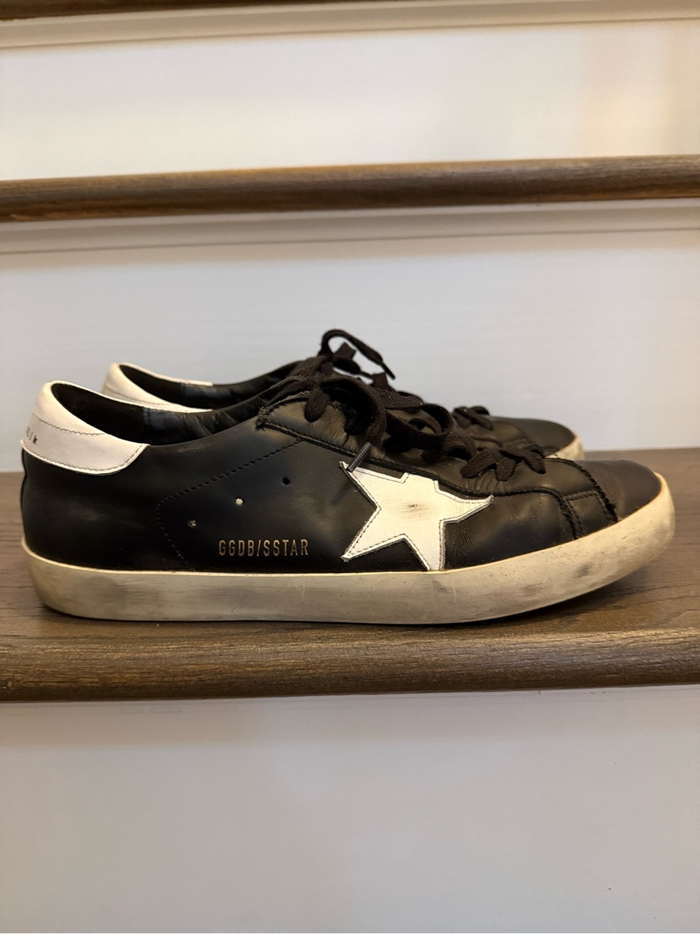 Auth Men’s Golden Goose Black Leather Superstar Sneakers, size 43